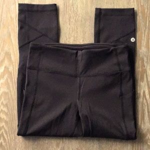 Woman’s Lululemon running leggings. - size 4